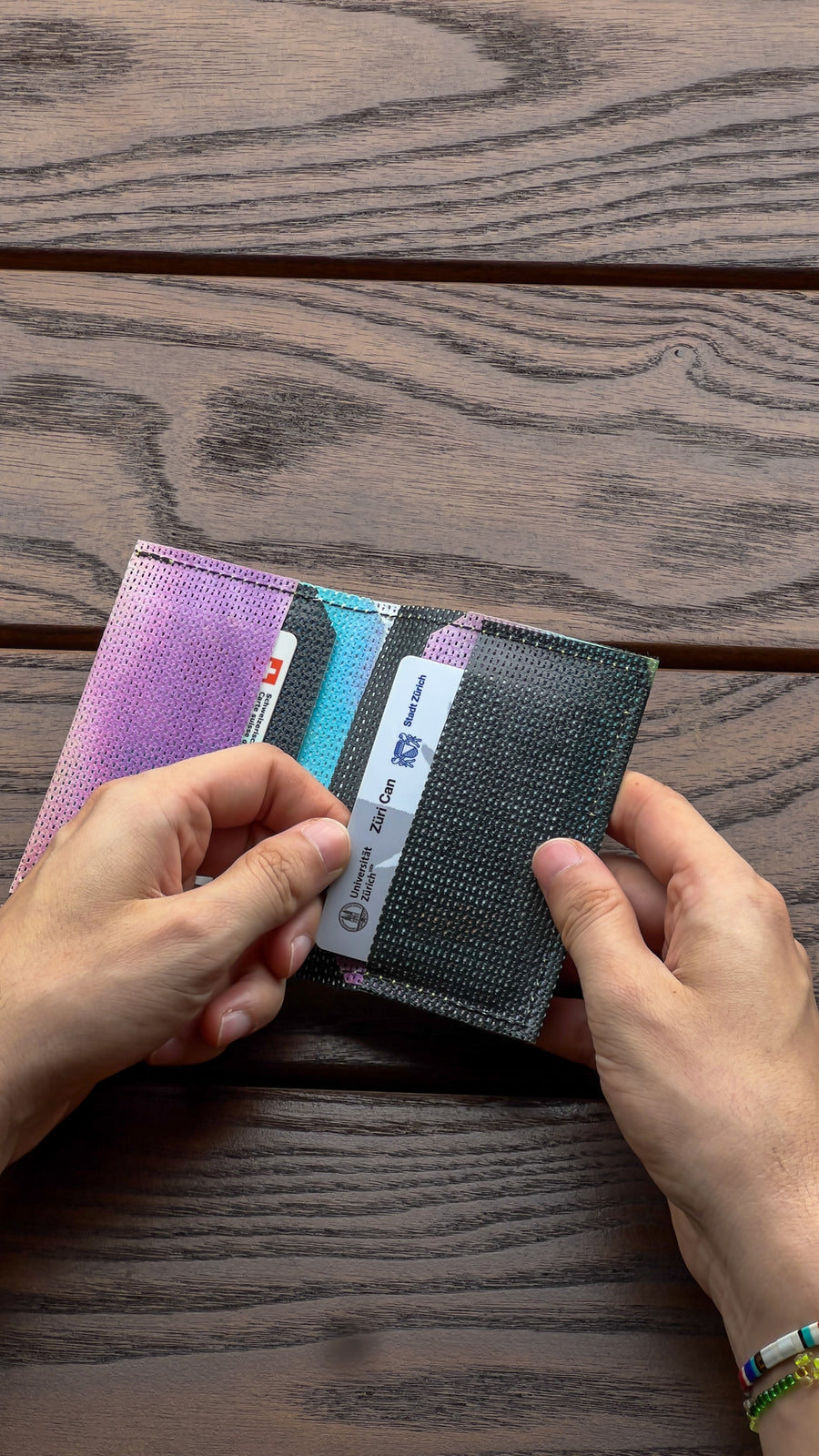 re:hive Cardholder
